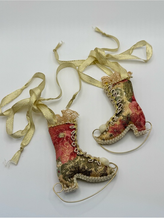 Other - Vintage Decorative Gold and Red Victorian Ice Skate Ornaments